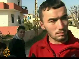 Embattled Syrians cross into Lebanon