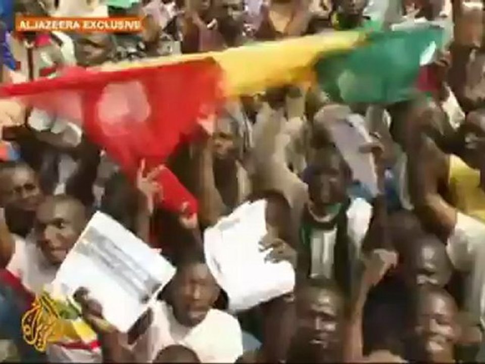 Mali coup leaders resist calls to step down