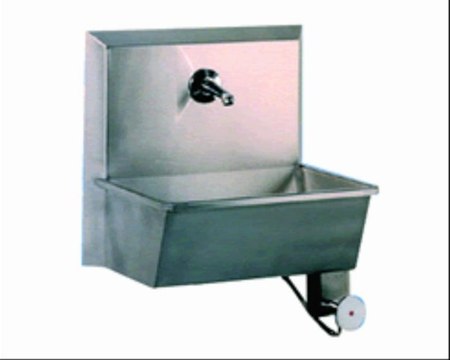 COSTRUZIONI TRE A SCAFFALI SCAFFALATURE IN ACCIAIO INOX TAVOLI LAVELLI LAVAMANI SCAFFALATURE PER SALAGIONE E STAGIONATURA SALUMI E PROSCIUTTI CARRELLI PORTATEGLIE IN ACCIAIO INOX PORTABARRIQUES SCALETTE IN ACCIAIO INOX LAVAPIEDI IN ACCIAIO INOX SCARPIERA