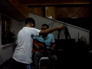 oğlum bak git gitarlı versiyon!!!!!!!!!!!!! :)