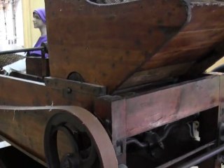 LE  MUSEE  DU  PRUNEAU ET OUTILS  ANCIENS