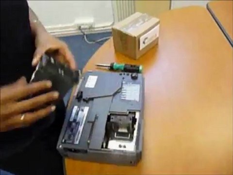 Changing a projector lamp Hitachi DT00511 of a projector Hitachi CP-S225