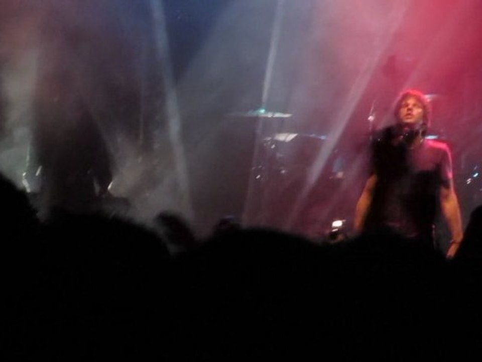 Orelsan, La petite marchande de porte-clefs, concert Valence 2012, extrait