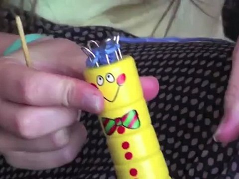 Comment faire une bague en laine avec un tricotin