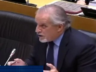 Cortizo: "A este paso habrá que poner un foso de tiburones financieros en el Congreso"