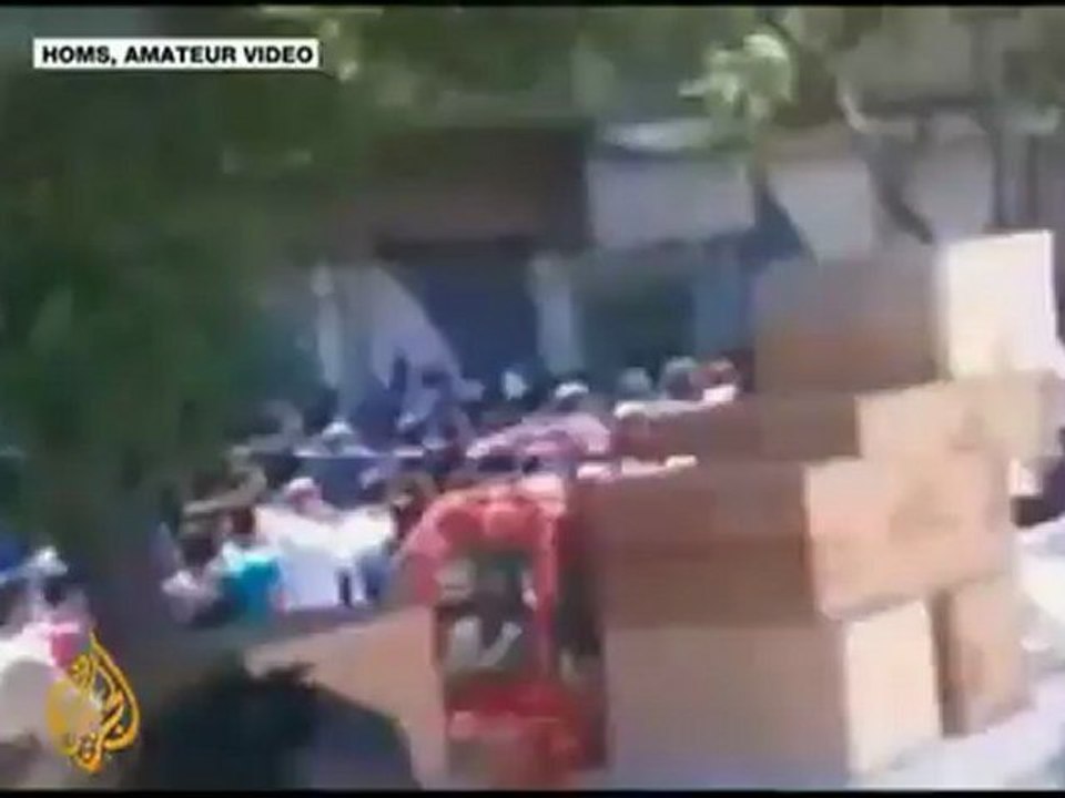 Syrian mourners attacked by gov't security forces
