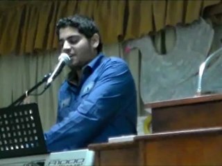 بعض الترنيمات مع الاخ يوسف شنوده بكنيسه جماعات الله بالمصدار 27 - 7 - 2012
