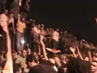 هتاف مطالب المظاهرة أمام السفارة الإسرائيلية