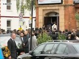Hundreds mark Tottenham funeral of Mark Duggan