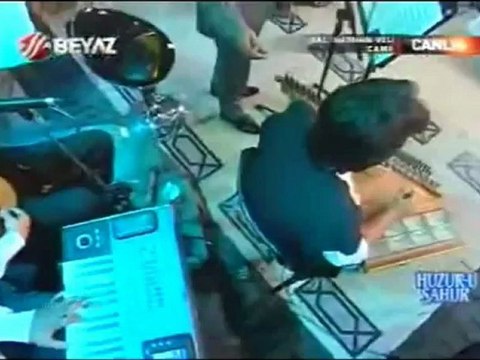 GÜLLERİN EFENDİSİ M.Eroğul Ramazan 2012 Beyaz Tv