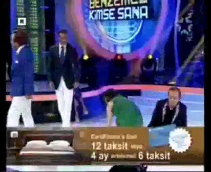 Hande Ataizi Canlı Yayında Yere Çakıldı!