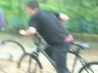 En plein cœur des inondations avec les habitants de Maing