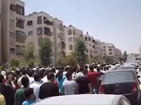 Syria فري برس حلب الحمدانية مظاهرة حااااشدة من جامع الكاساني 27 7 2012 Aleppo