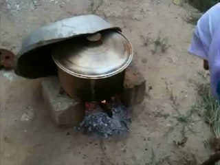 Syria فري برس حمص امراءة في مدينة القصير تشكي همها 25 07 2012 Homs