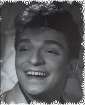 Zeki Müren Sana Bir Buse Vermedim Diye