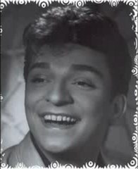 Zeki Müren      "Sana Bir Buse Vermedim Diye "