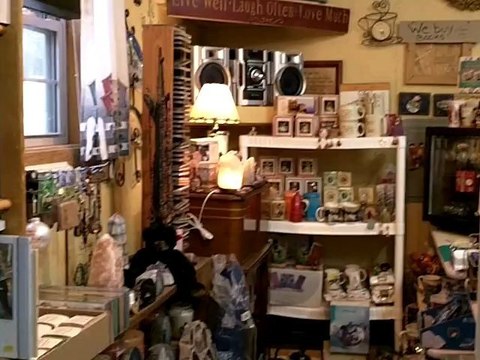 Picking Up Some Organic Coffee - Terrance talks about a really nice Independent Coffee Shop. Cosby, Tennessee. Travel.