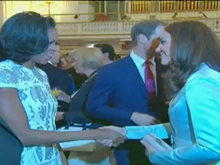 Dilma é recebida por Elizabeth II