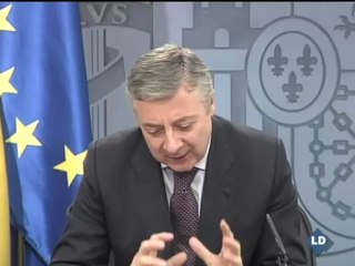 Blanco anuncia el cese de Conde Pumpido