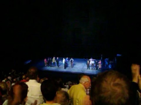 Le Maître et Marguerite , vu par Simon McBurney au festival d'Avignon dans la cour d'honneur du palais des Papes, 12/07/2012
