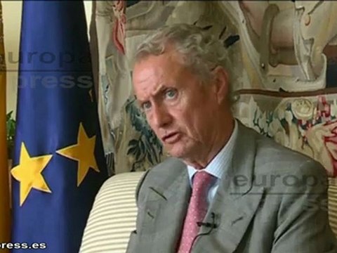 Morenés: Rajoy toma medidas imprescindibles