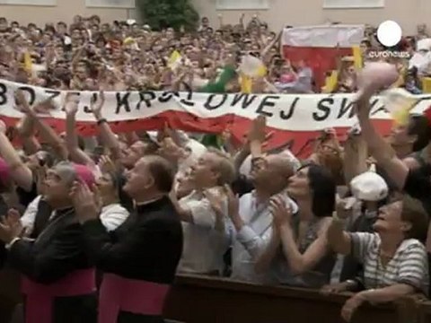 Il papa chiede una soluzione diplomatica per la crisi...