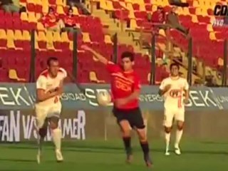 Un but complètement dingue marqué au Chili !