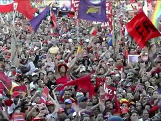 Chávez cumple 58 años en campaña