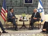 White House hopeful Romney meets Israeli President