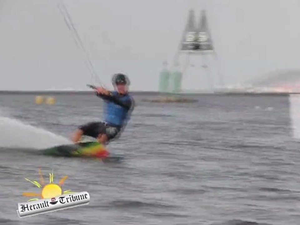 MARSEILLAN - 2012 - NOUVEAU - KITHAU - Un Téléski et une école de KITESURF ludique et pédagogique
