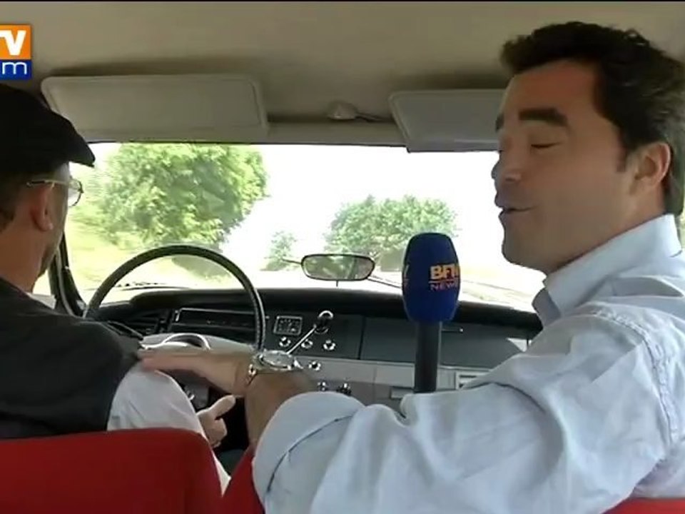 Sur la route des vacances, à bord d’une voiture ancienne