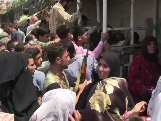 Scared Aleppo residents flee the onslaught