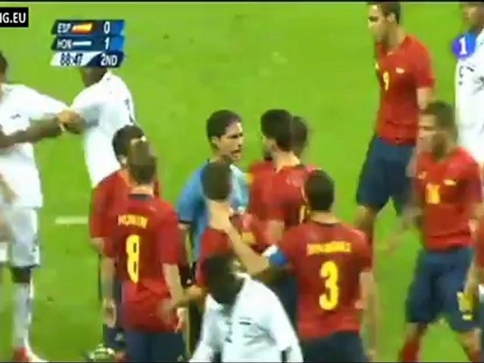 Penalty clarísimo a Rodrigo no pitado