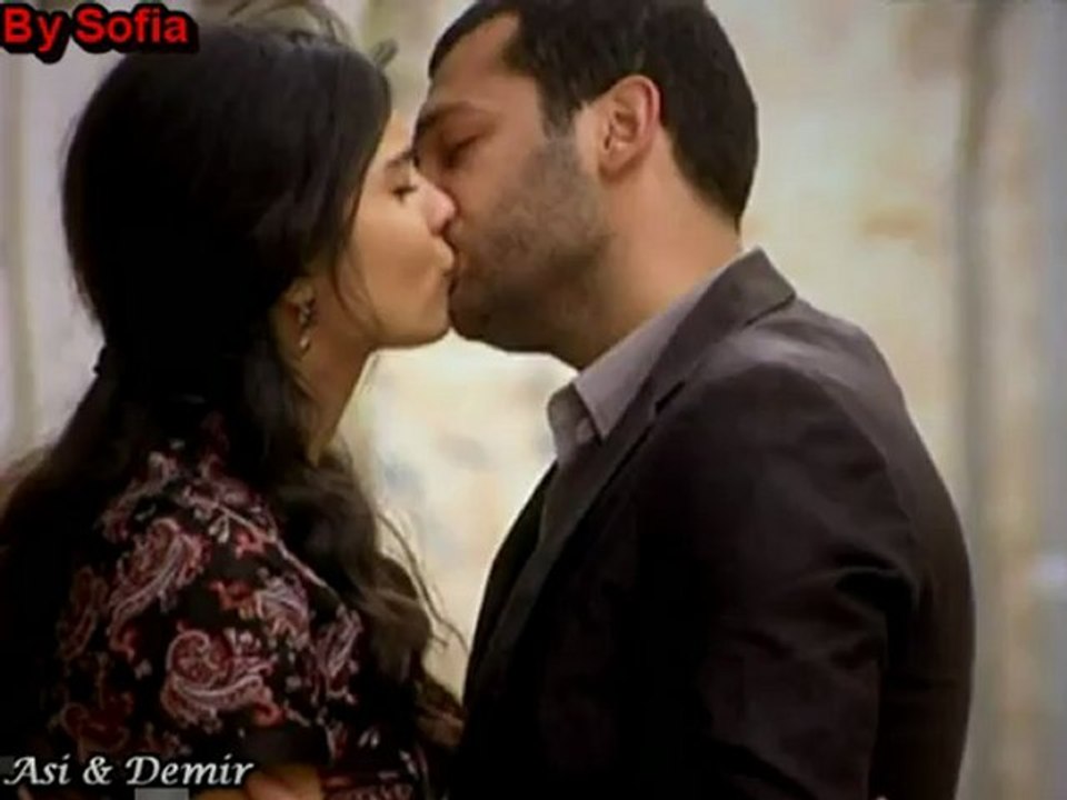 Asi & Demir - Üzülme (Greek Lyrics)