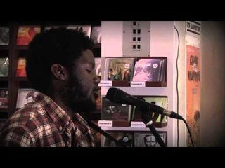 Michael Kiwanuka - Bones (Live)