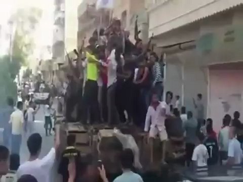 Syria فري برس حلب الباب الجيش الحر يغتنم دبابة 29 7 2012ج2 Aleppo