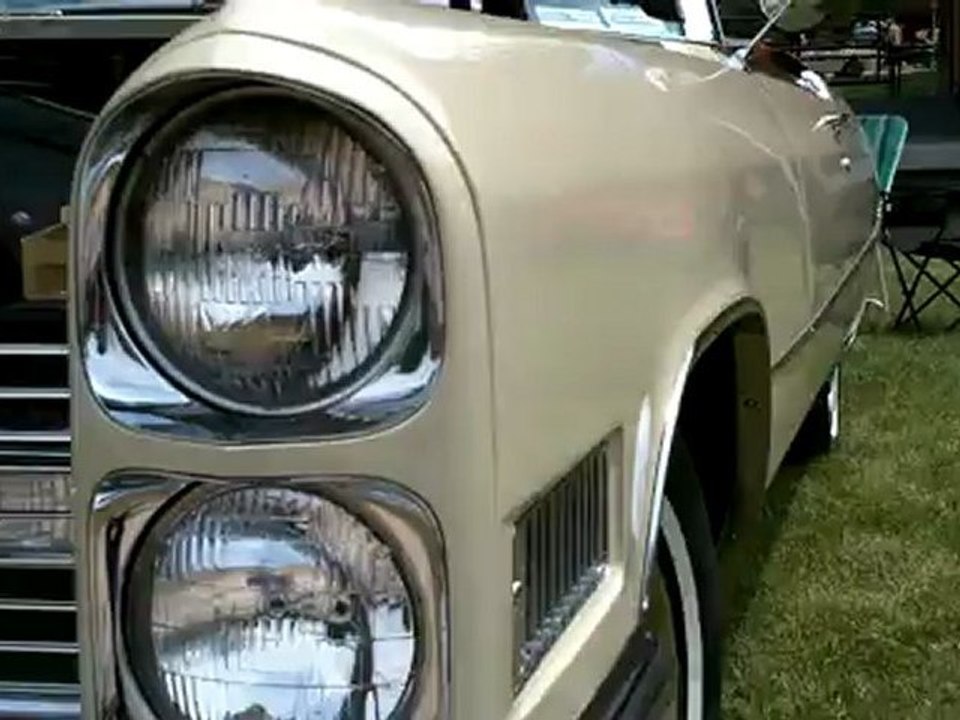 1966 Cadillac Deville - Huge classic car, great footage of the engine! Nice Cadillac!