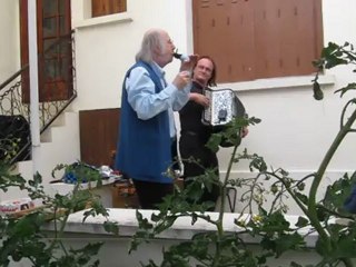 Scène de ménage au jardin 2012, Clovis 062