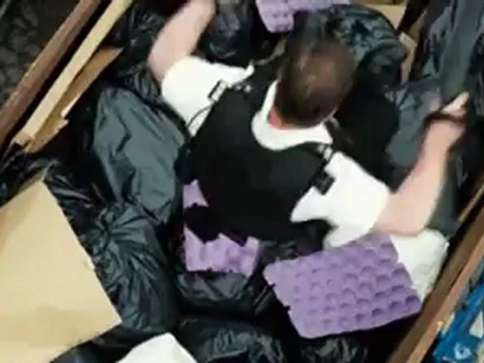 ComSieuCap_clip3