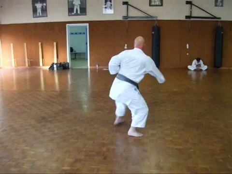 karaté club Léo Lagrange Draguignan kata Jiin ralenti