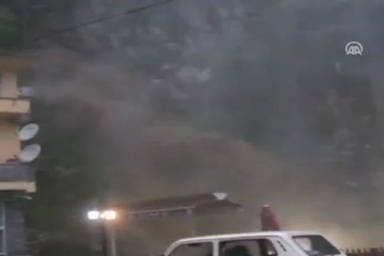 Rize'de şiddetli yağış