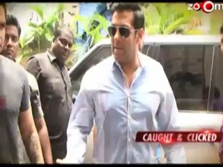 Tusshar makes fun of Salman