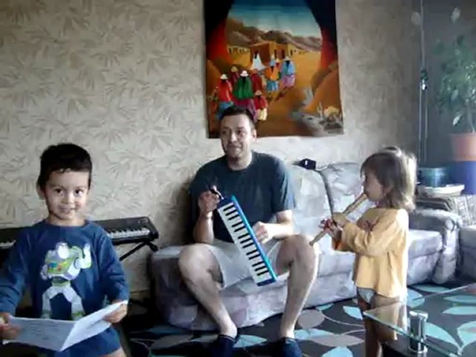 Jerôme cantando
