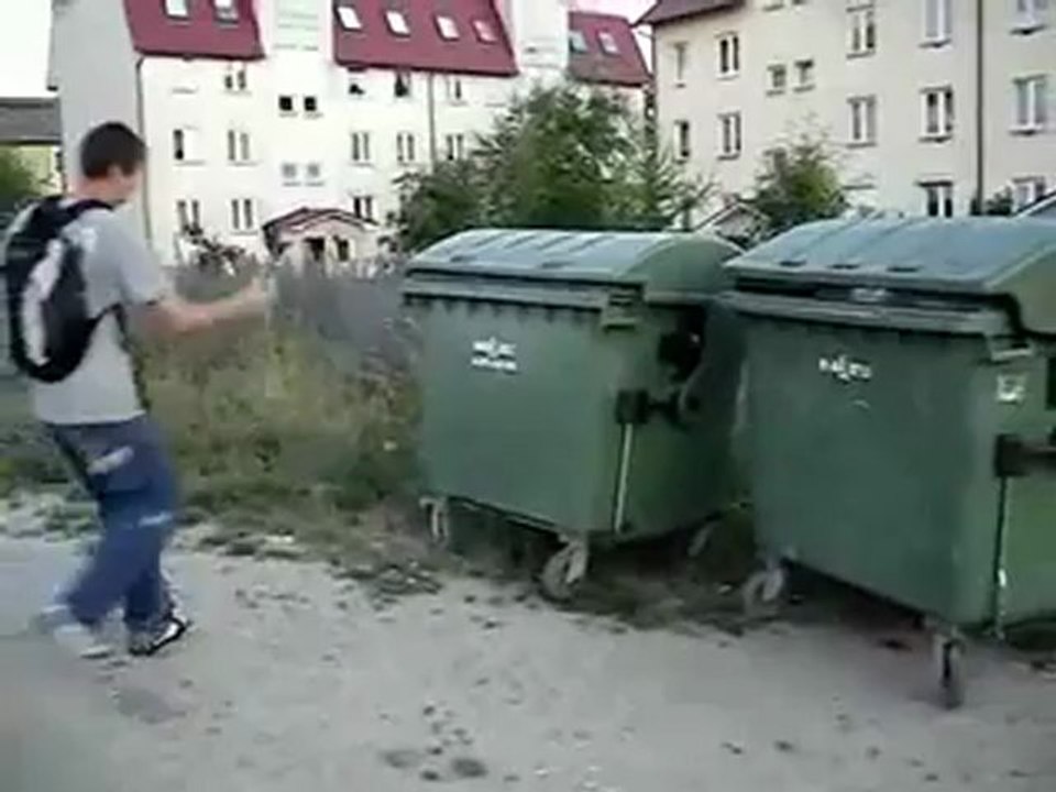 funny garbage car