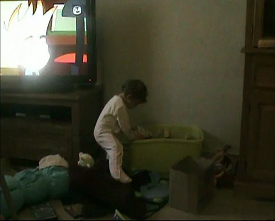 Joue dans son bac