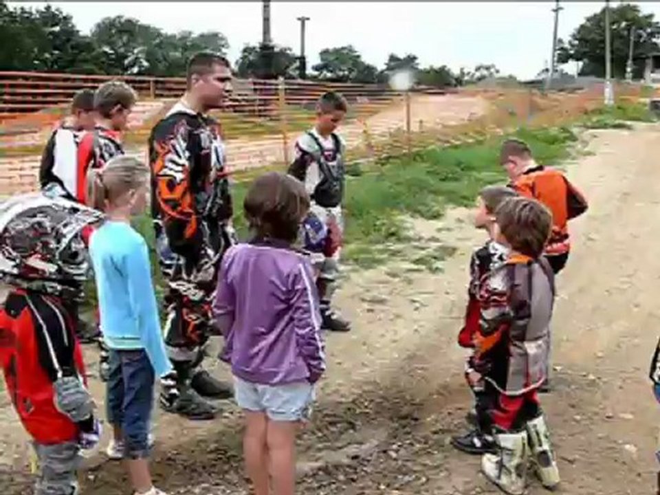 stage éducatif de motocross à Nueil-les-Aubiers (79)