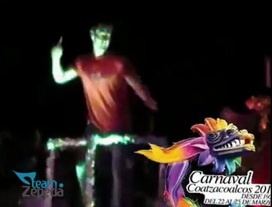David Zepeda @davidzepeda1 en el carnaval de Coatza