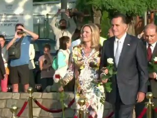 Romney se encontra com Lech Walesa
