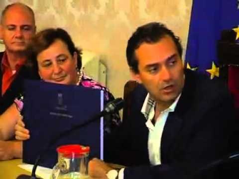 De Magistris - Unioni civili, le prime quattro coppie iscritte al Comune di Napoli (27.07.12)