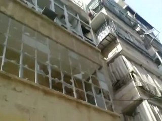 Syria فري برس حلب  صلاح الدين  أثار القصف على المباني والممتلكات 10 رمضان  29 7 2012 ج2 Aleppo